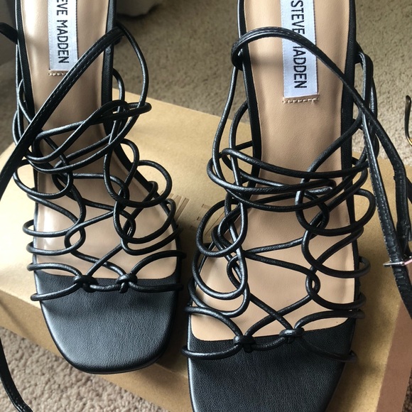 Steve Madden Bambi Black Strappy Sandals - Picture 3 of 7